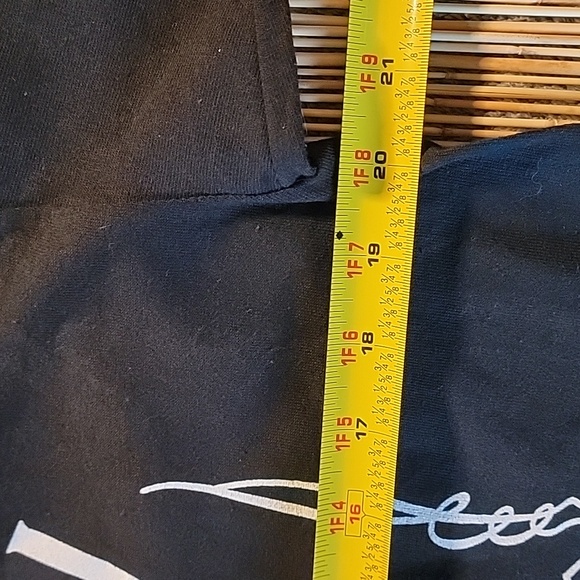 NWOT Jon Pardi "Heartache Medication" Old Fashion Don't Go Out of Fashion Tee - Picture 6 of 9